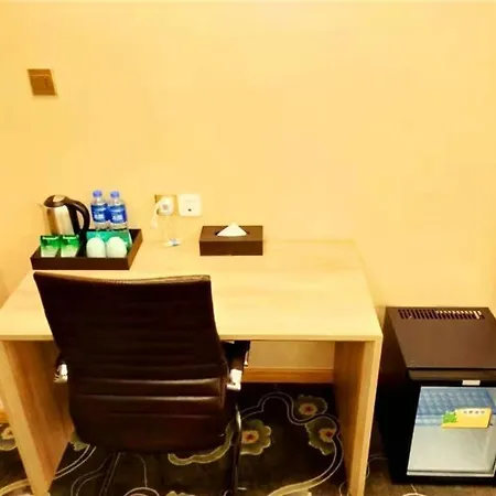 Greentree Ningbo Hangzhou Wan New District Lishi Square Business Hotel 3*