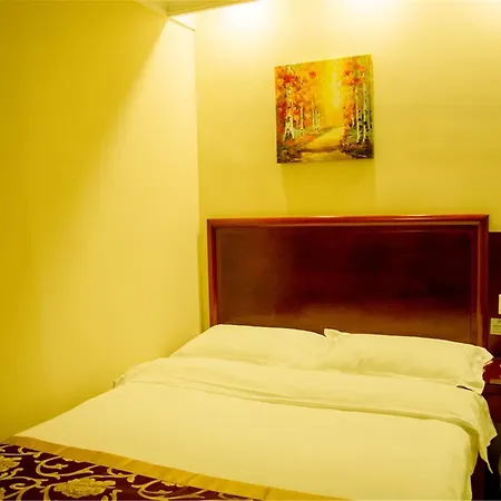 Greentree Ningbo Hangzhou Wan New District Lishi Square Business Hotel 3*