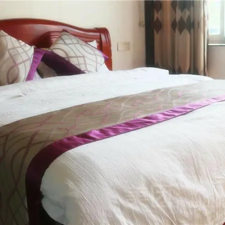 Greentree Ningbo Hangzhou Wan New District Lishi Square Business Hotel 3*